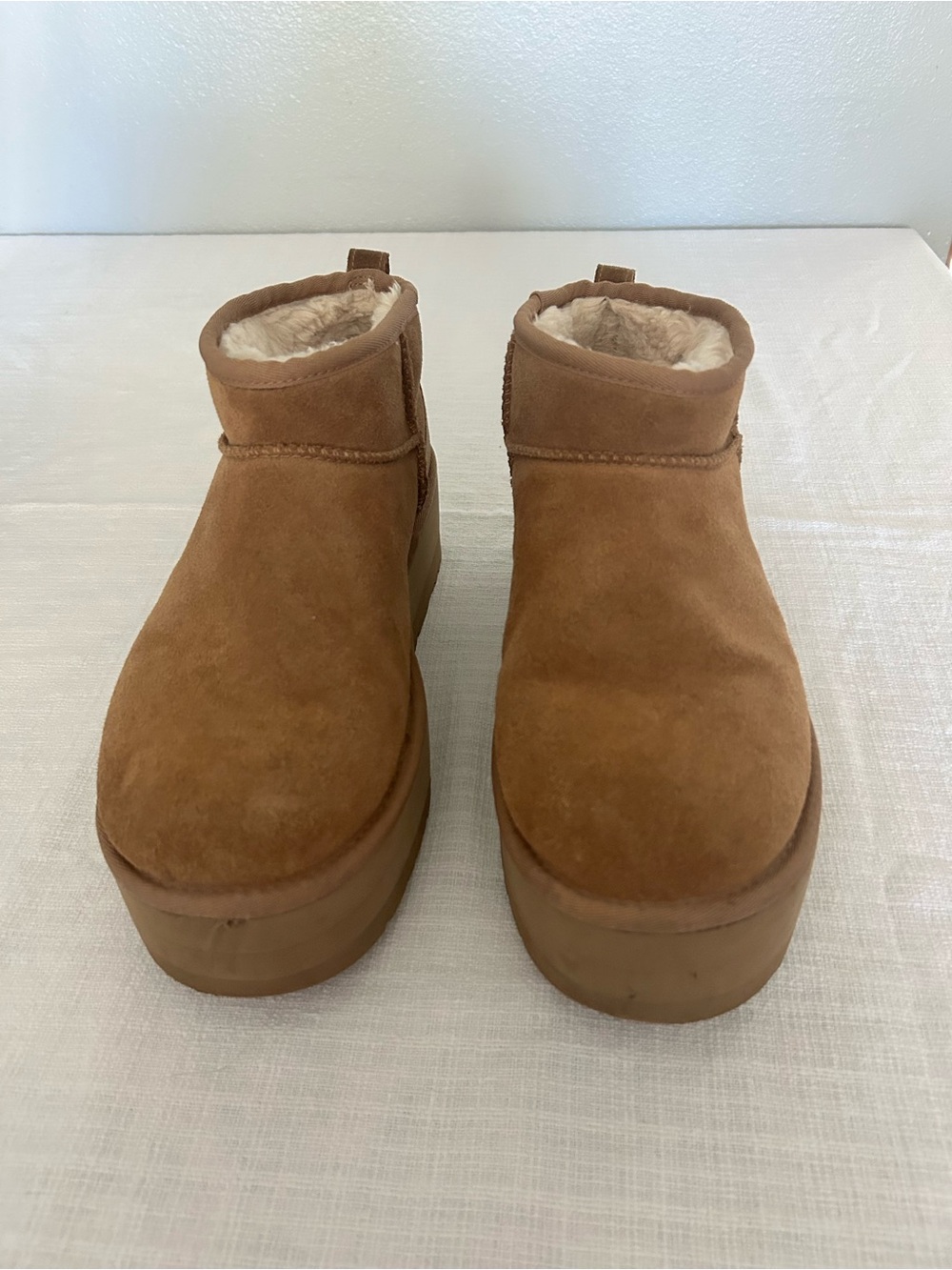 UGG Classic Ultra Mini Platform Boots Suede Chestnut Size 12 Womens Fluffy